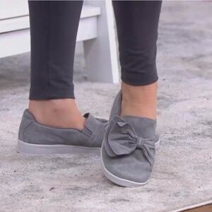 Skechers Gray Women's Slip-On Shoes with Bow Size 8.5